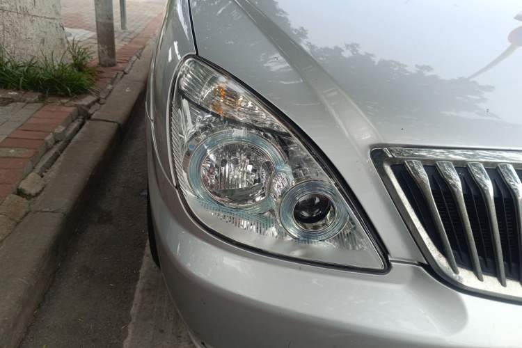Used Buick GL8 2014 2.4L Classic Edition Right Front Headlight