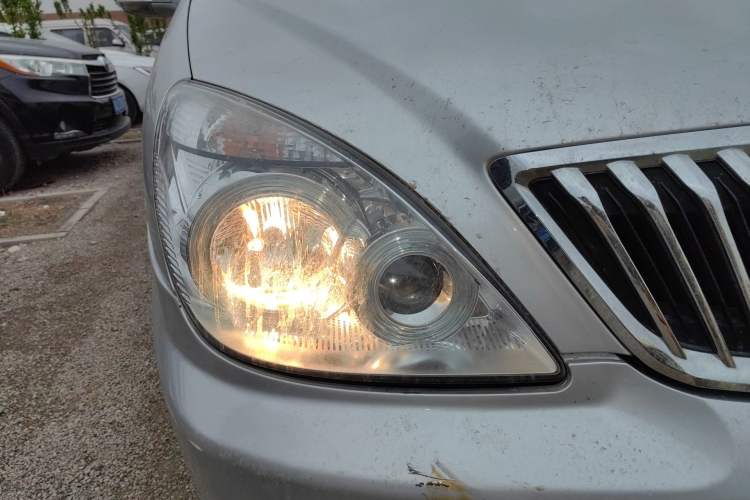 Used Buick GL8 2014 2.4L Classic Edition Right Front Headlight