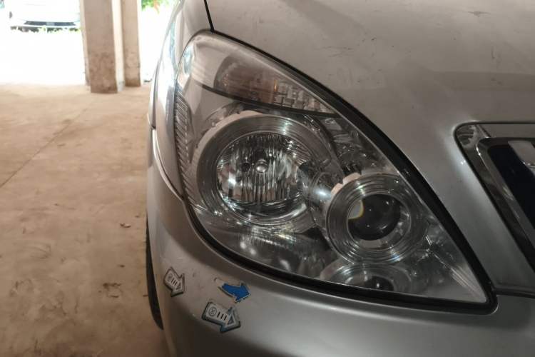 Used Buick GL8 2014 2.4L Classic Edition Right Front Headlight