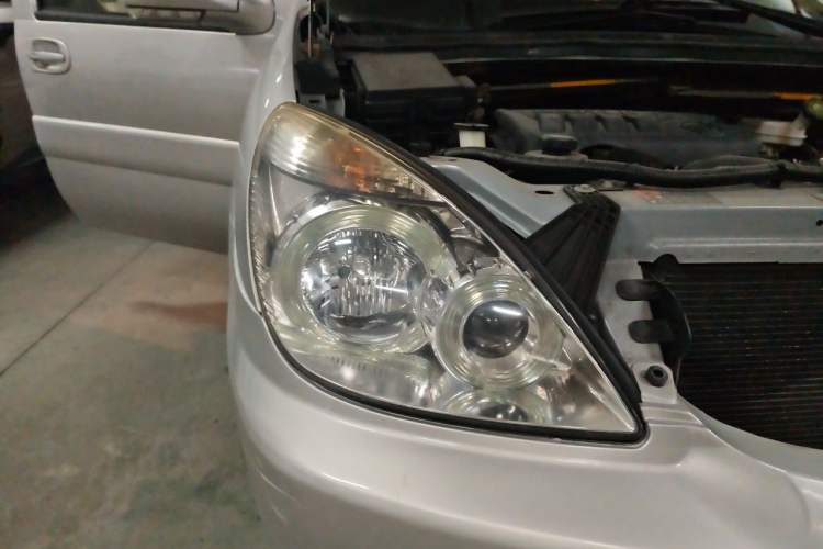 Used Buick GL8 2014 2.4L Classic Edition Right Front Headlight