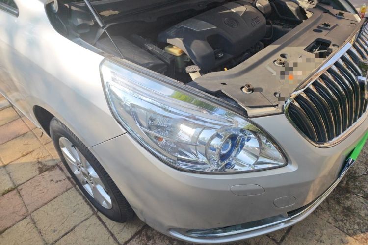 Used Buick GL8 2014 3.0L GT Luxury Business Haoya Edition Right Front Headlight