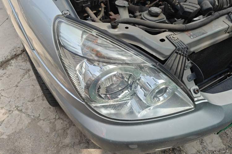 Used Buick GL8 2014 2.4L Classic Edition Right Front Headlight