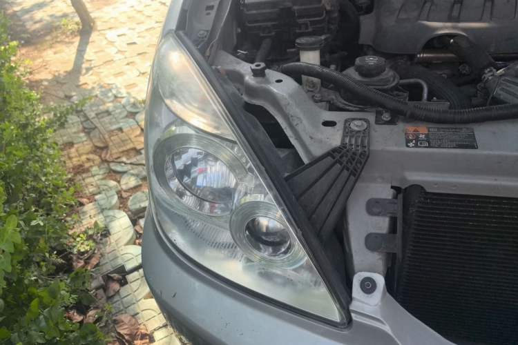 Used Buick GL8 2014 2.4L Comfort Edition Right Front Headlight