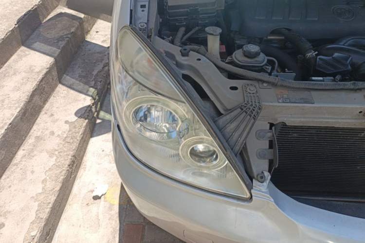 Used Buick GL8 2014 2.4L Classic Edition Right Front Headlight