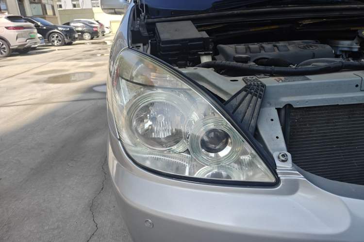 Used Buick GL8 2014 2.4L Classic Edition Right Front Headlight