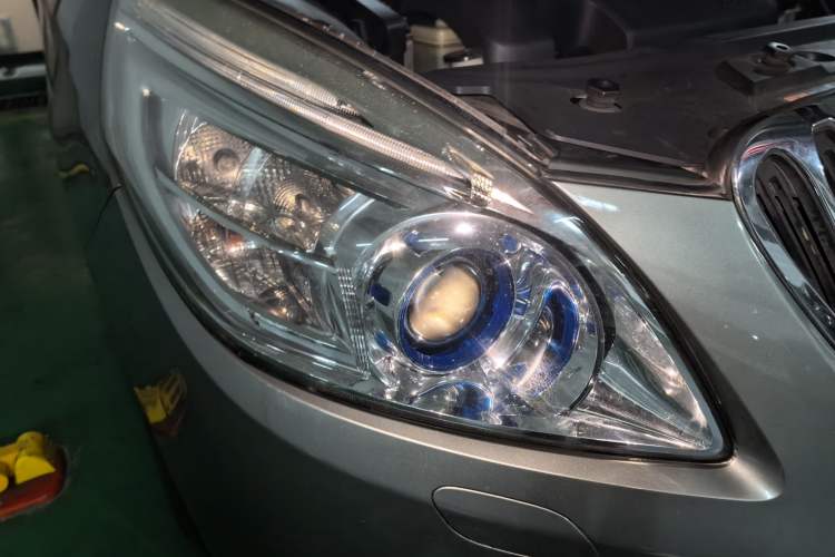 Used Buick GL8 2014 3.0L GT Luxury Business Haoya Edition Right Front Headlight