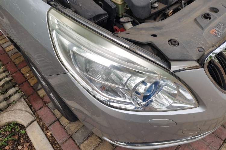 Used Buick GL8 2014 3.0L GT Luxury Business Haoya Edition Right Front Headlight