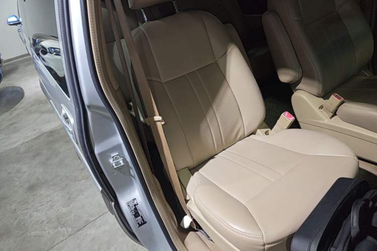 Used Buick GL8 2014 2.4L Classic Edition Right Front Seat