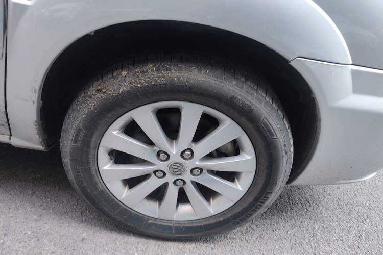 Used Buick GL8 2014 2.4L Classic Edition Right Front Wheel Hub