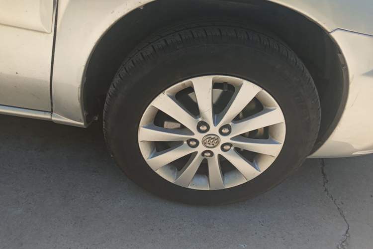 Used Buick GL8 2014 2.4L Classic Edition Right Front Wheel Hub