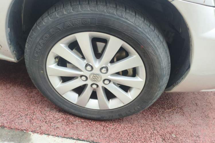 Used Buick GL8 2014 2.4L Comfort Edition Right Front Wheel Hub