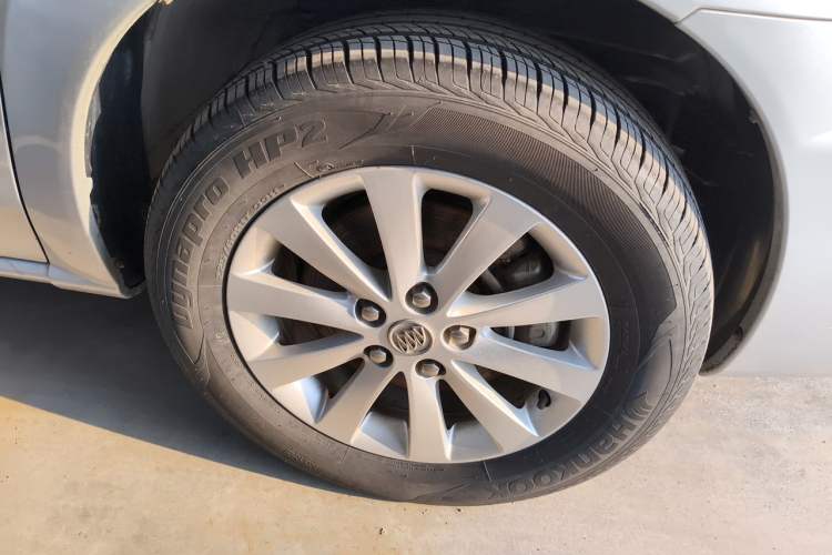 Used Buick GL8 2014 2.4L Classic Edition Right Front Wheel Hub