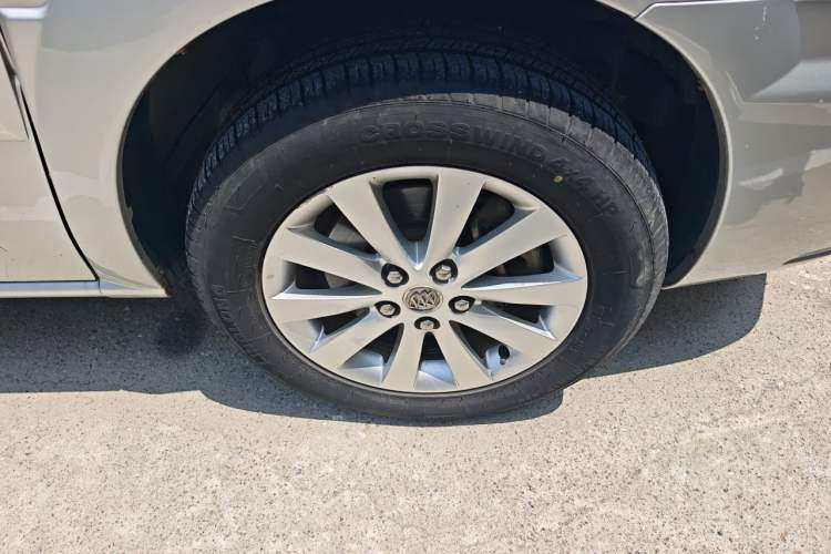 Used Buick GL8 2014 2.4L Classic Edition Right Front Wheel Hub