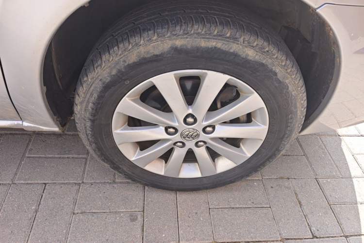 Used Buick GL8 2014 2.4L Classic Edition Right Front Wheel Hub