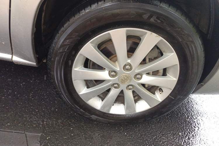 Used Buick GL8 2014 2.4L Classic Edition Right Front Wheel Hub