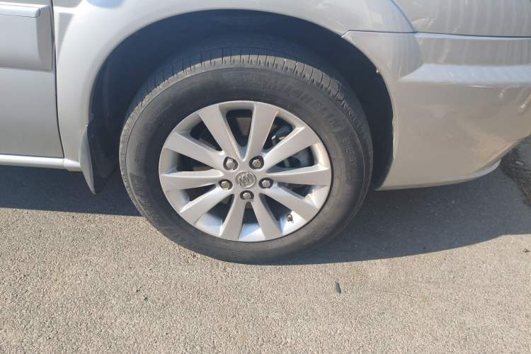 Used Buick GL8 2014 2.4L Classic Edition Right Front Wheel Hub