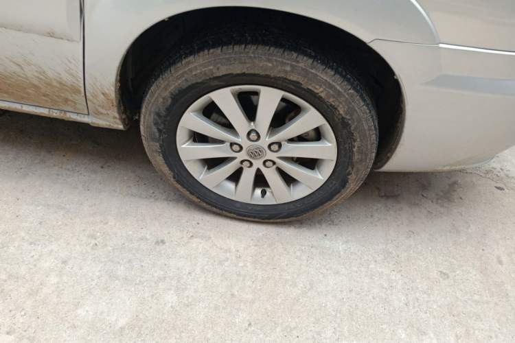 Used Buick GL8 2014 2.4L Classic Edition Right Front Wheel Hub