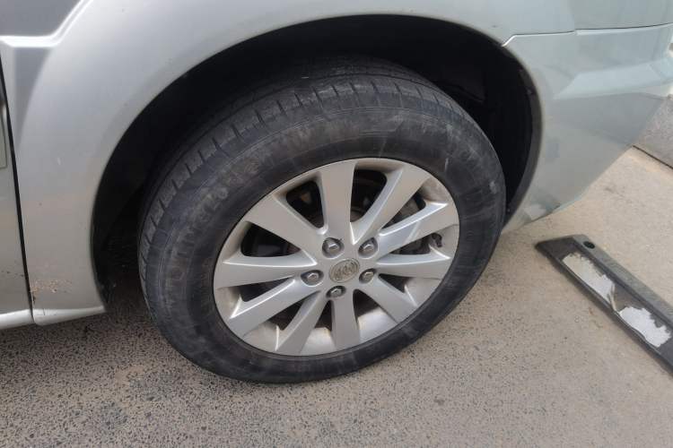 Used Buick GL8 2014 2.4L Classic Edition Right Front Wheel Hub