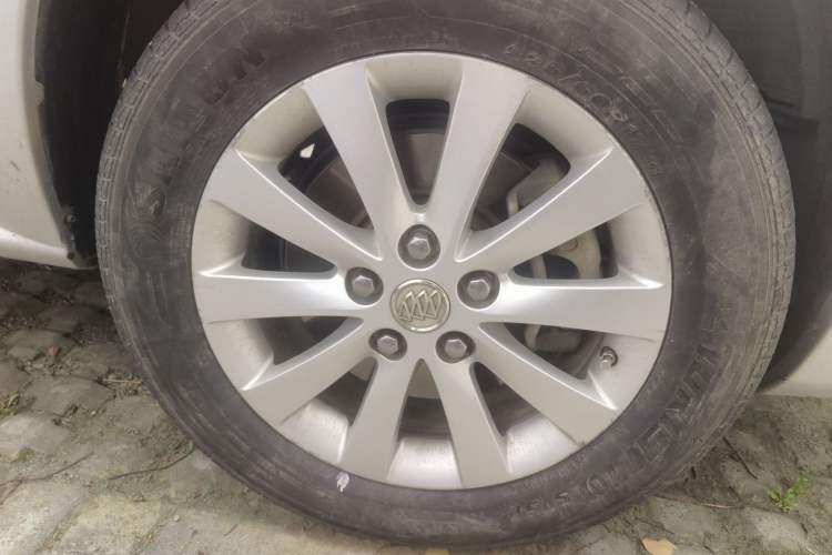 Used Buick GL8 2014 2.4L Classic Edition Right Front Wheel Hub