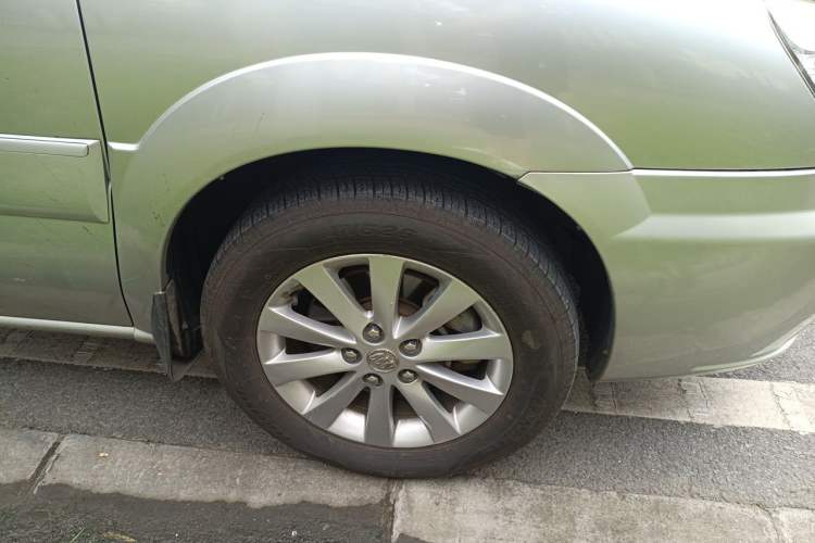 Used Buick GL8 2014 2.4L Executive Edition Right Front Wheel Hub