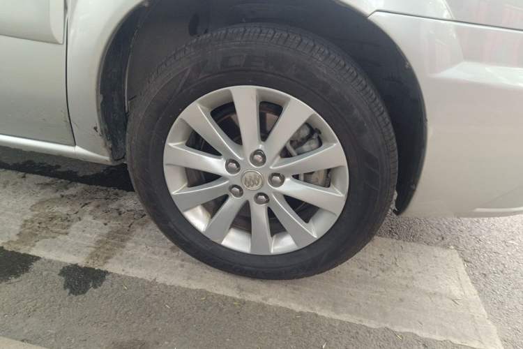 Used Buick GL8 2014 2.4L Classic Edition Right Front Wheel Hub