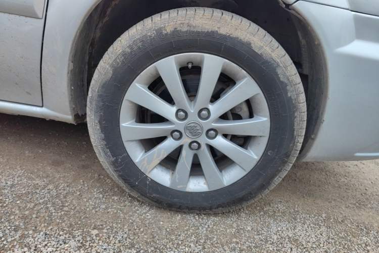 Used Buick GL8 2014 2.4L Classic Edition Right Front Wheel Hub