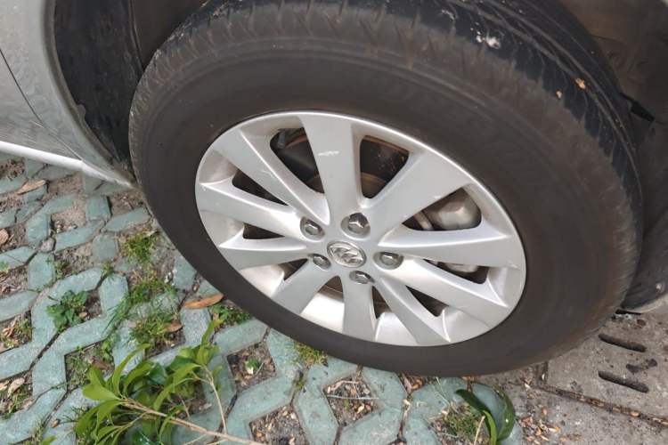 Used Buick GL8 2014 2.4L Classic Edition Right Front Wheel Hub