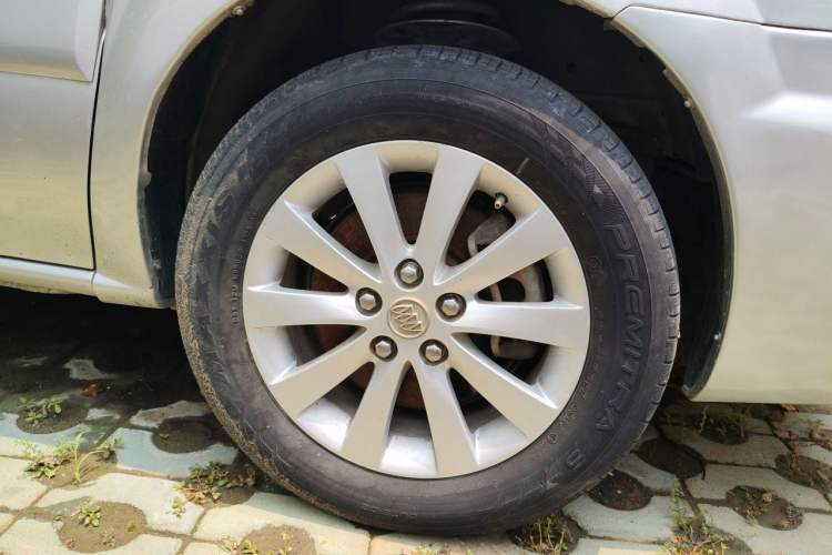 Used Buick GL8 2014 2.4L Classic Edition Right Front Wheel Hub