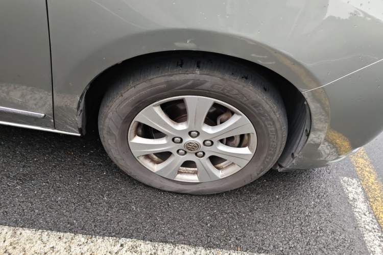 Used Buick GL8 2014 3.0L XT Luxury Business Flagship Edition Right Front Wheel Hub