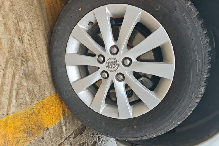 Used Buick GL8 2014 2.4L Classic Edition Right Front Wheel Hub