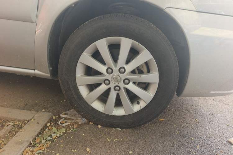 Used Buick GL8 2014 2.4L Classic Edition Right Front Wheel Hub