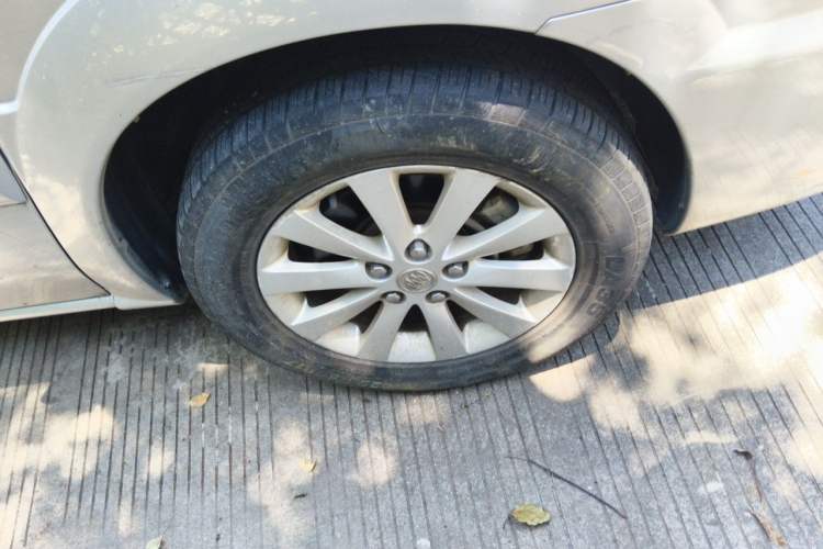 Used Buick GL8 2014 2.4L Classic Edition Right Front Wheel Hub