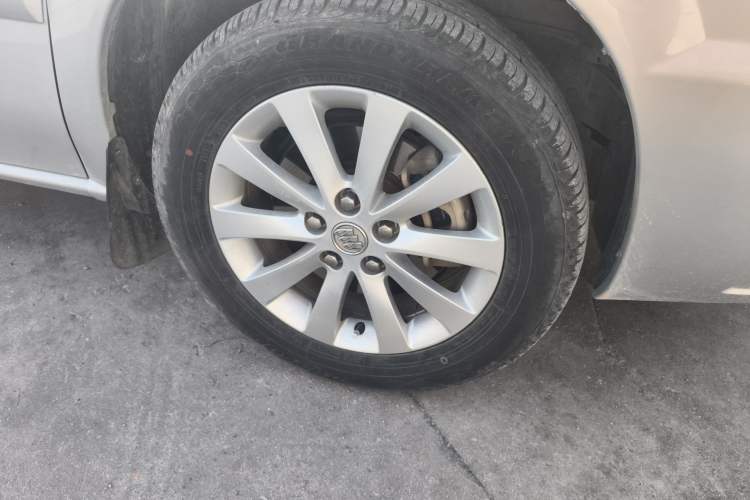 Used Buick GL8 2014 2.4L Classic Edition Right Front Wheel Hub