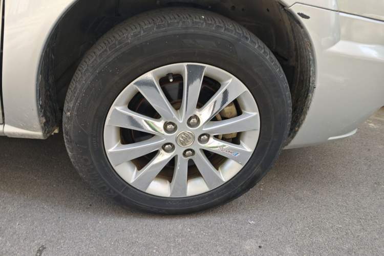 Used Buick GL8 2014 2.4L Classic Edition Right Front Wheel Hub