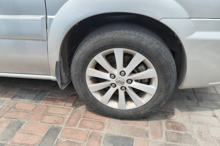 Used Buick GL8 2014 2.4L Comfort Edition Right Front Wheel Hub