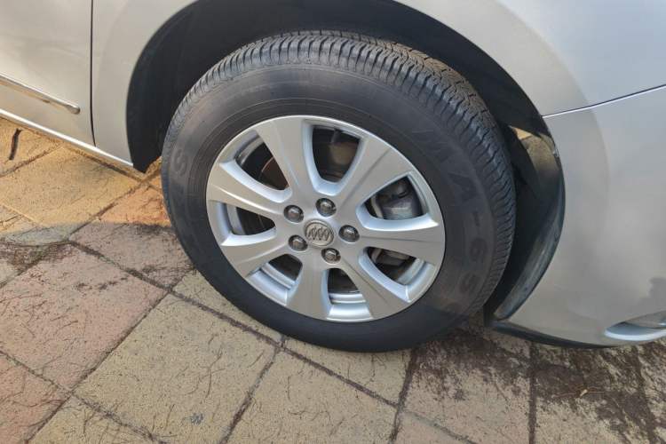 Used Buick GL8 2014 3.0L GT Luxury Business Haoya Edition Right Front Wheel Hub