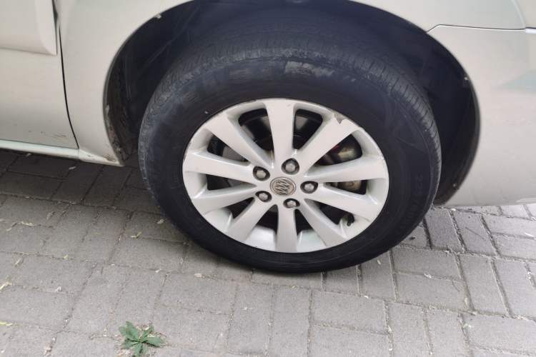 Used Buick GL8 2014 2.4L Classic Edition Right Front Wheel Hub