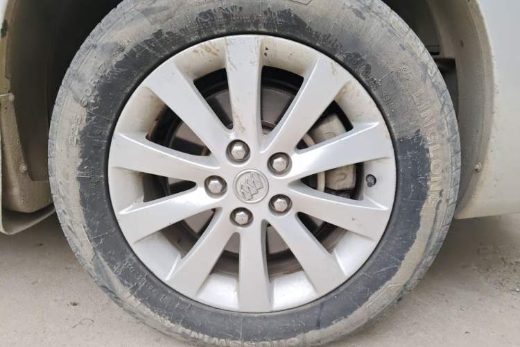 Used Buick GL8 2014 2.4L Classic Edition Right Front Wheel Hub