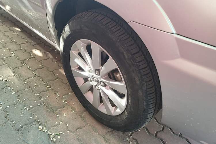 Used Buick GL8 2014 2.4L Classic Edition Right Front Wheel Hub