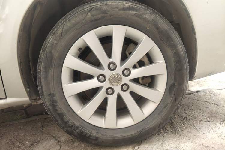 Used Buick GL8 2014 2.4L Classic Edition Right Front Wheel Hub