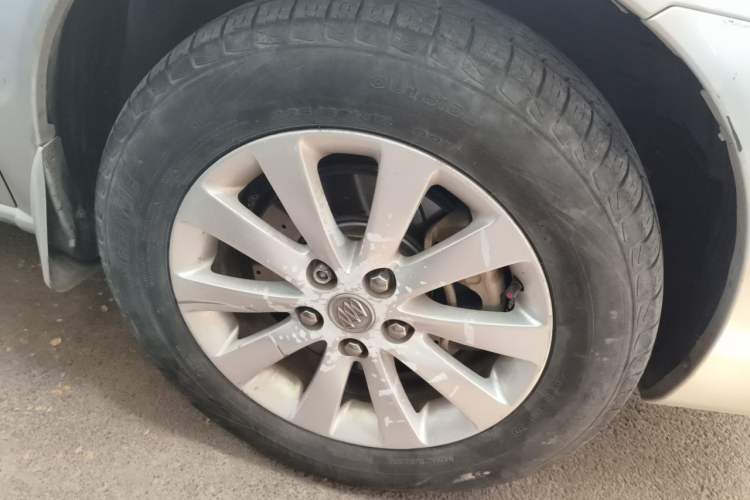 Used Buick GL8 2014 2.4L Comfort Edition Right Front Wheel Hub