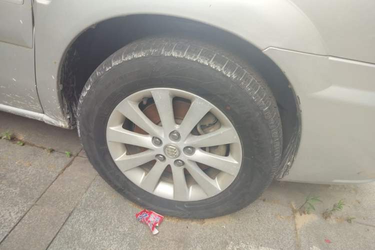Used Buick GL8 2014 2.4L Classic Edition Right Front Wheel Hub