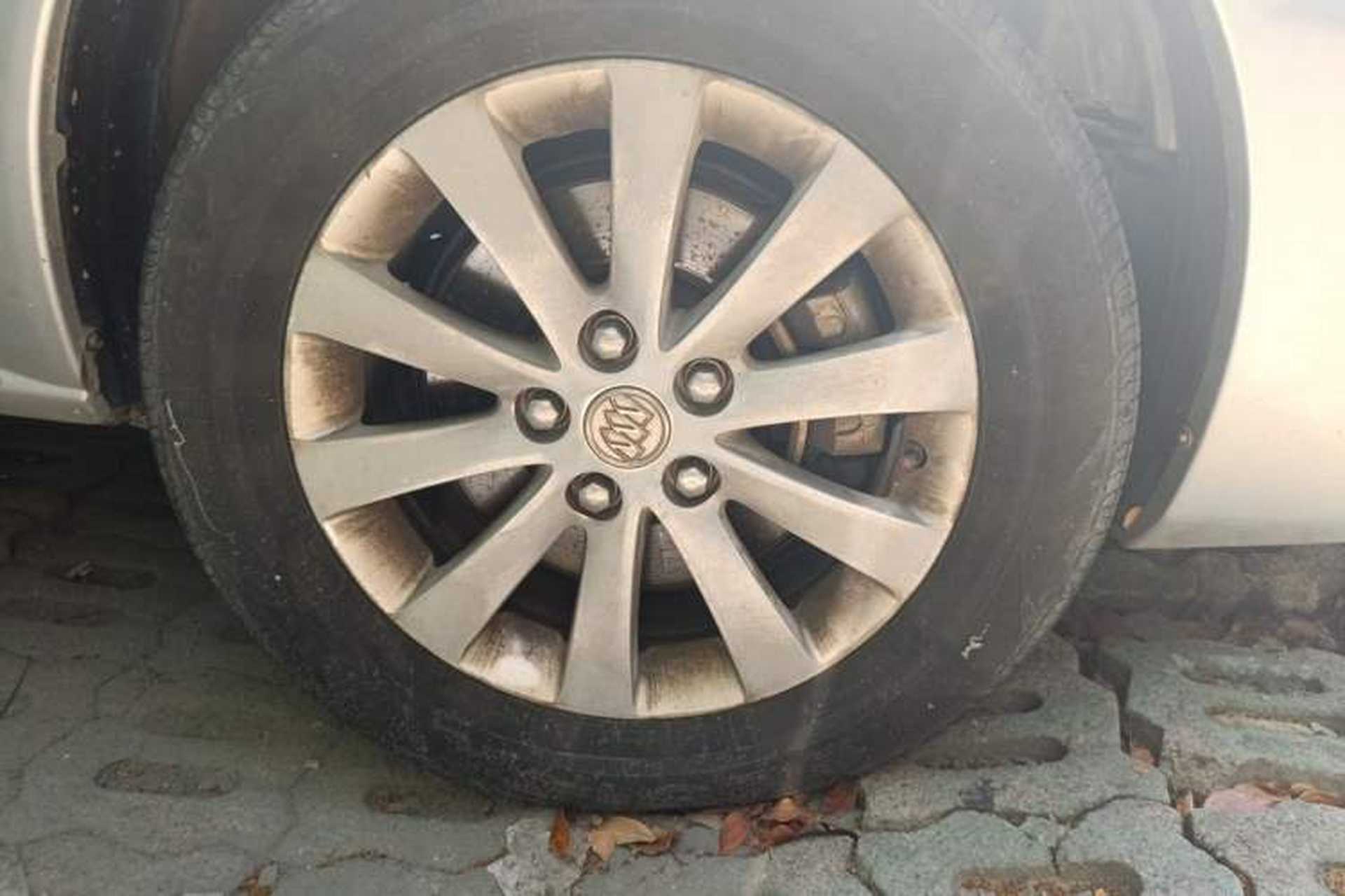 Used Buick GL8 2014 2.4L Classic Edition Right Front Wheel Hub