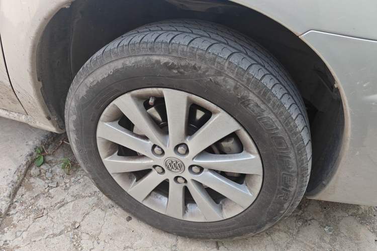 Used Buick GL8 2014 2.4L Classic Edition Right Front Wheel Hub