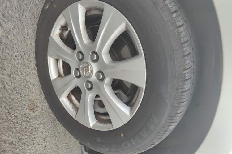 Used Buick GL8 2014 3.0L XT Luxury Business Flagship Edition Right Front Wheel Hub