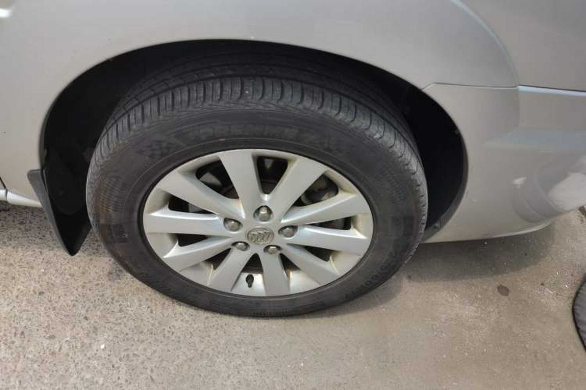 Used Buick GL8 2014 2.4L Classic Edition Right Front Wheel Hub