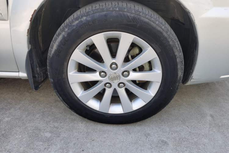 Used Buick GL8 2014 2.4L Classic Edition Right Front Wheel Hub