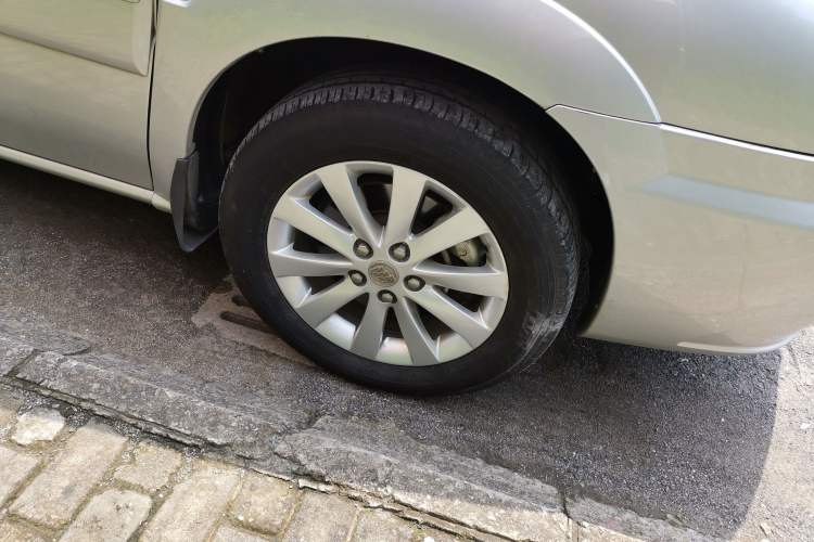 Used Buick GL8 2014 2.4L Classic Edition Right Front Wheel Hub