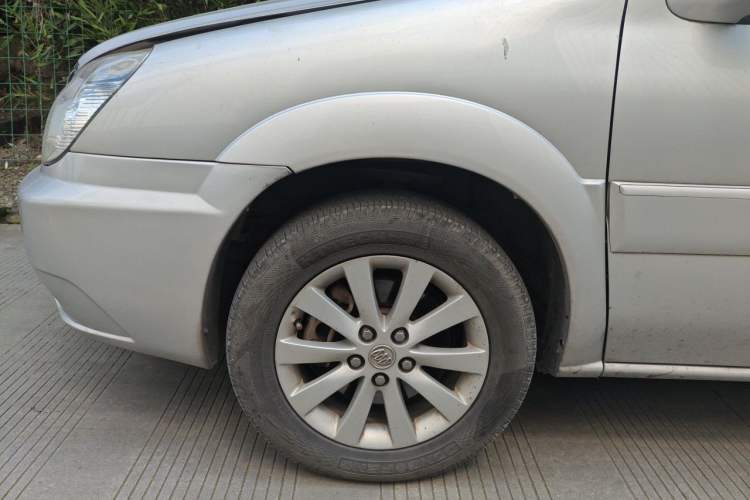 Used Buick GL8 2014 2.4L Classic Edition Right Front Wheel Hub