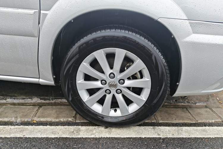 Used Buick GL8 2014 2.4L Classic Edition Right Front Wheel Hub